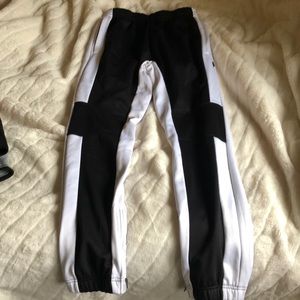 Men’s black and white jogger